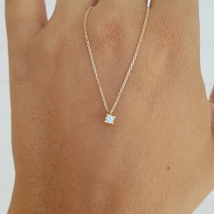 Diamond pendant necklace 18k gold solitaire charm