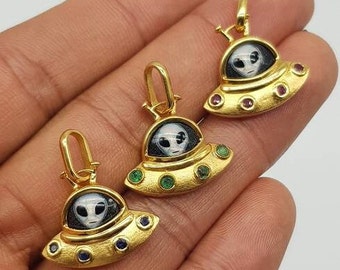 UFO OVNI Alien extraterrestrial charm pendant silver 18k gold