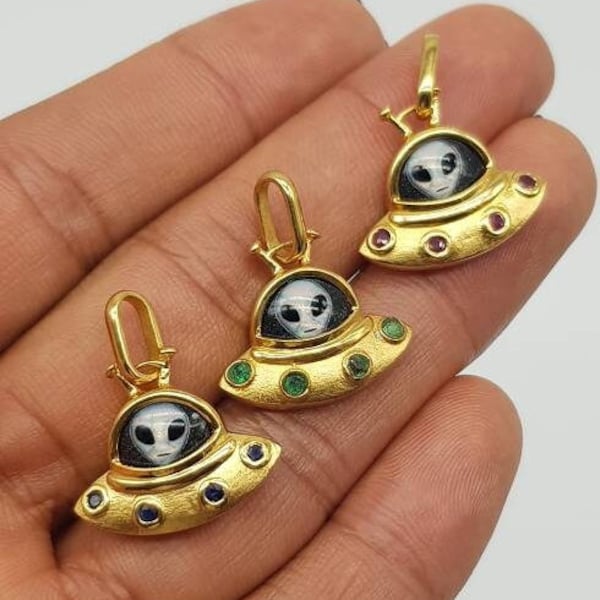 UFO OVNI Alien extraterrestrial charm pendant silver 18k gold