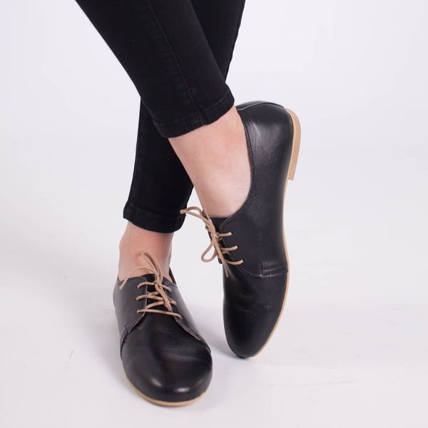 Chaussures richelieu noires pour femme/Chaussures en cuir noires/Chaussures en cuir/Chaussures Oxford plates/Chaussures plates/Chaussures en cuir noires/Chaussures uniques/Chaussures à cravates