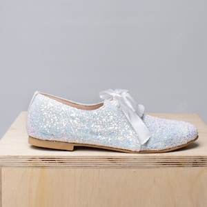 White Sparkle Party Flats Shoes, Oxford White Shoes, Wedding Glitter Oxfords Flats, Wedding flats for Bride ,wedding flats with bow