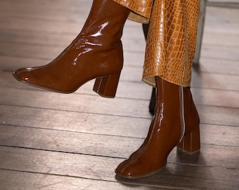Taupe Patent Leather Ankle Boots – Square Toe & 6.5 cm Block Heel