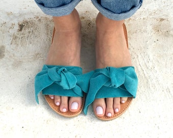 bow sandals in blue leather