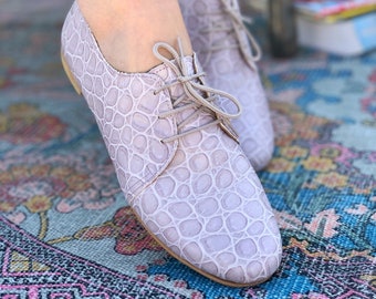 Lilac Leather Women Flat Shoes , Comfortable office shoes for woman. Leather oxfords handmade