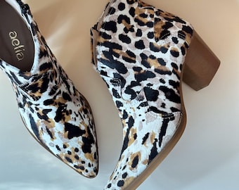 cow print hair cow  leather Ankle Boots Cowboy style, pointed ankle boots , western cow print shoes for women.Handmade shoes