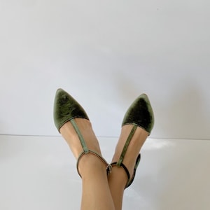 Olive Green velvet tango style Woman Handmade Medium Block Heels Pointed Pumps ,Green velvet wedding shoes collection sandalen blockabsatz image 5