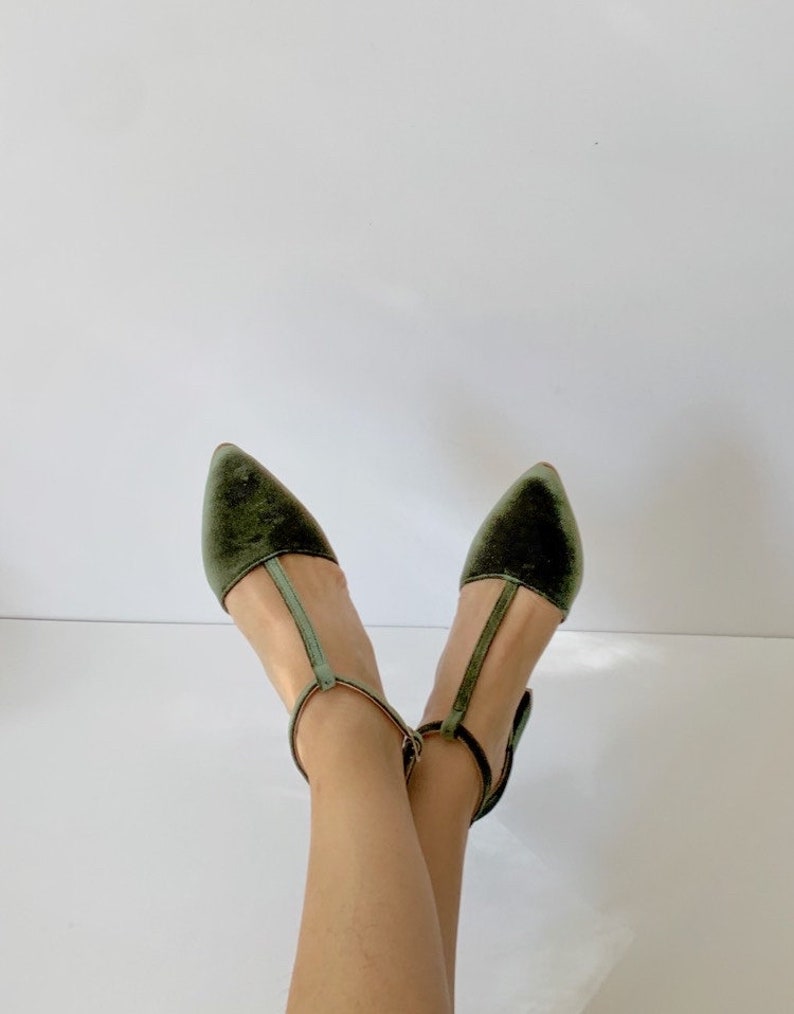 Olive Green velvet tango style Woman Handmade Medium Block Heels Pointed Pumps ,Green velvet wedding shoes collection sandalen blockabsatz image 5