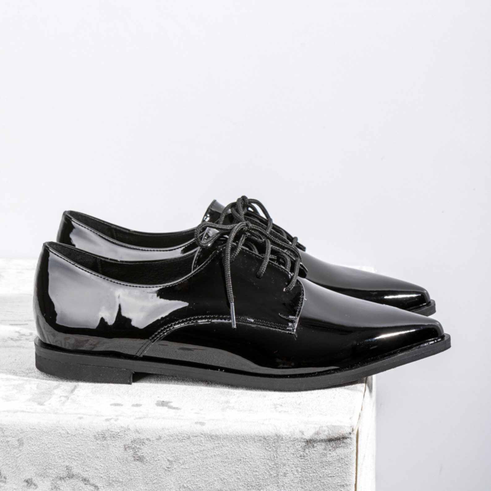 pointed oxford shoes women's