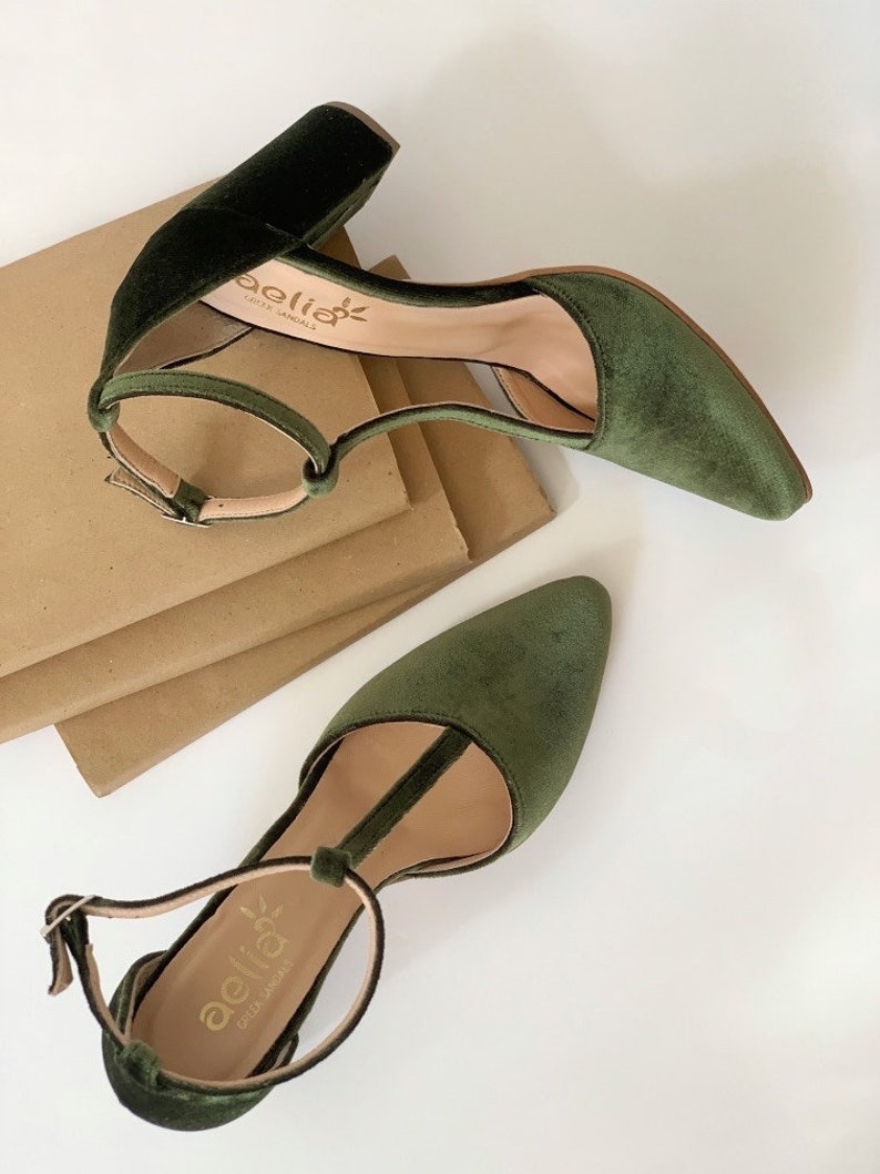 Olive Green velvet tango style Woman Handmade Medium Block Heels Pointed Pumps ,Green velvet wedding shoes collection sandalen blockabsatz image 1