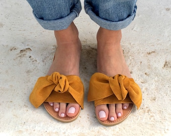 bow sandals in mustard leather