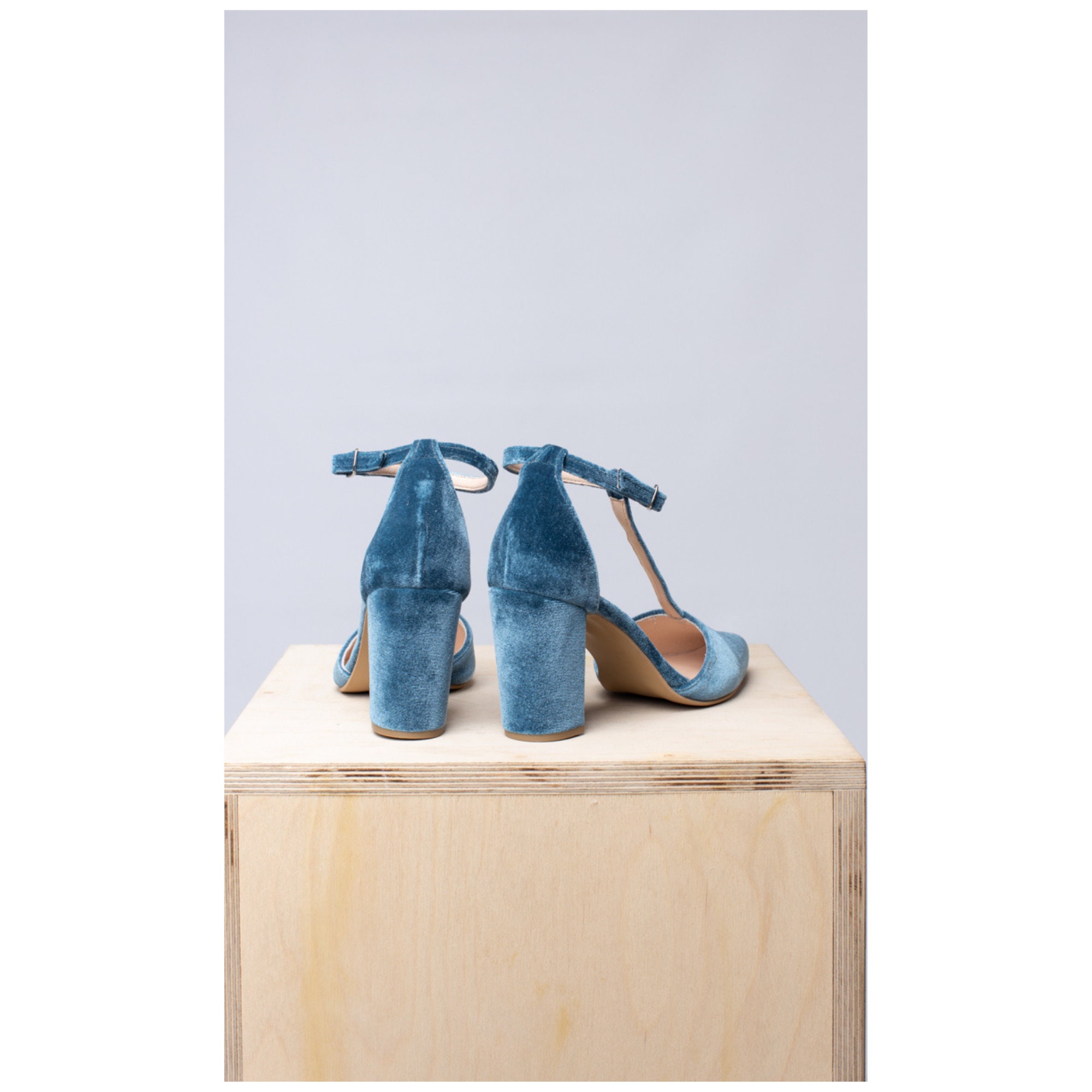 Blue velvet cheap block heels