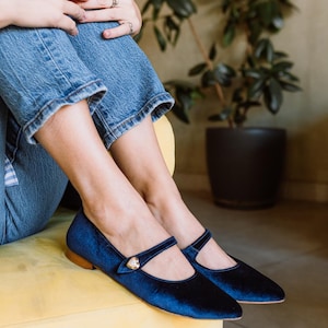 Blue Velvet Mary Jane flats Woman Handmade Pointed flats Pumps ,Blue velvet wedding shoes collection shoes, velvet shoes, handmade.