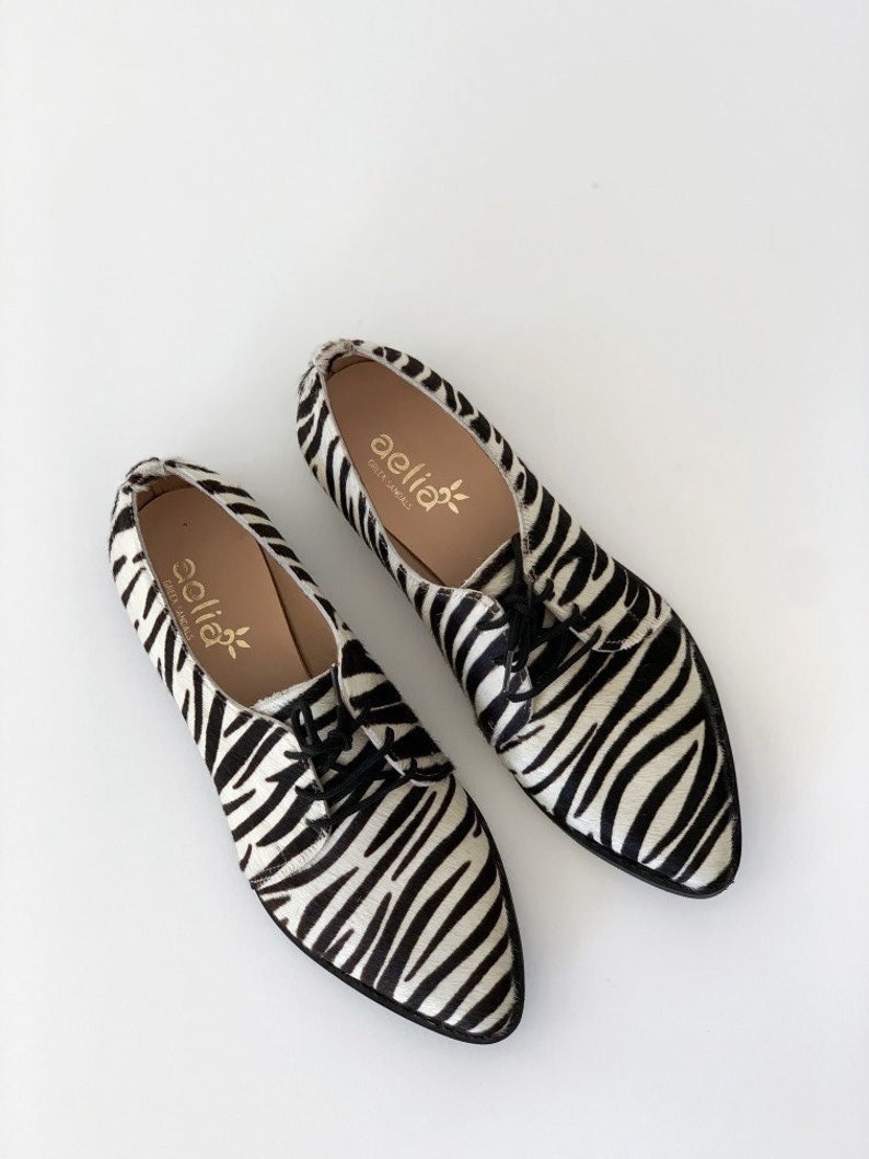 Black and white pointed oxford with zebra print, derby flats shoes for woman image 1