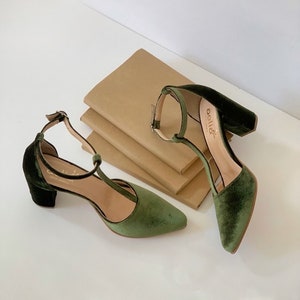 Olive Green velvet tango style Woman Handmade Medium Block Heels Pointed Pumps ,Green velvet wedding shoes collection sandalen blockabsatz image 2