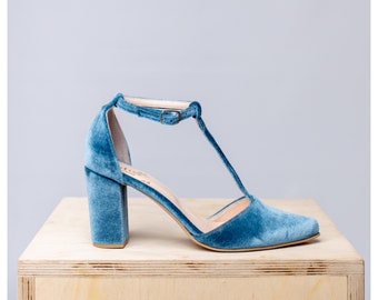 blue velvet tango style Woman Handmade Medium Block Heels Pointed Pumps , Winter 2021-2022 collection Donna sandalen blockabsatz