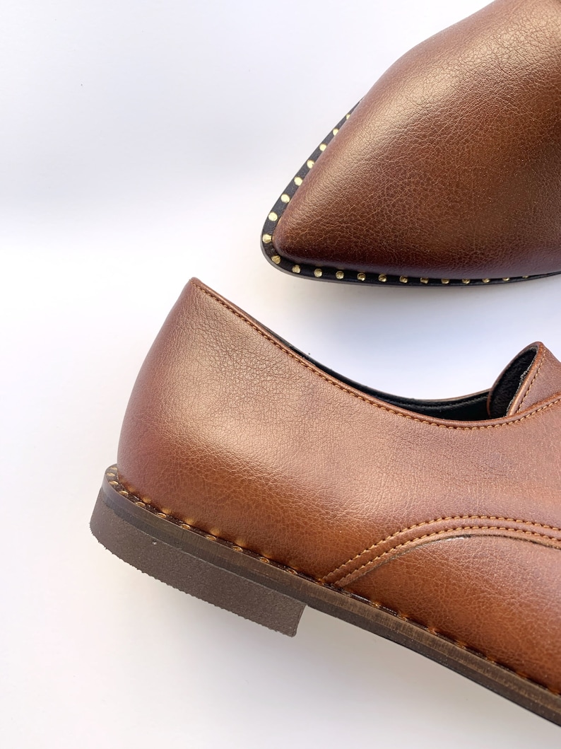 pointed oxford shoes