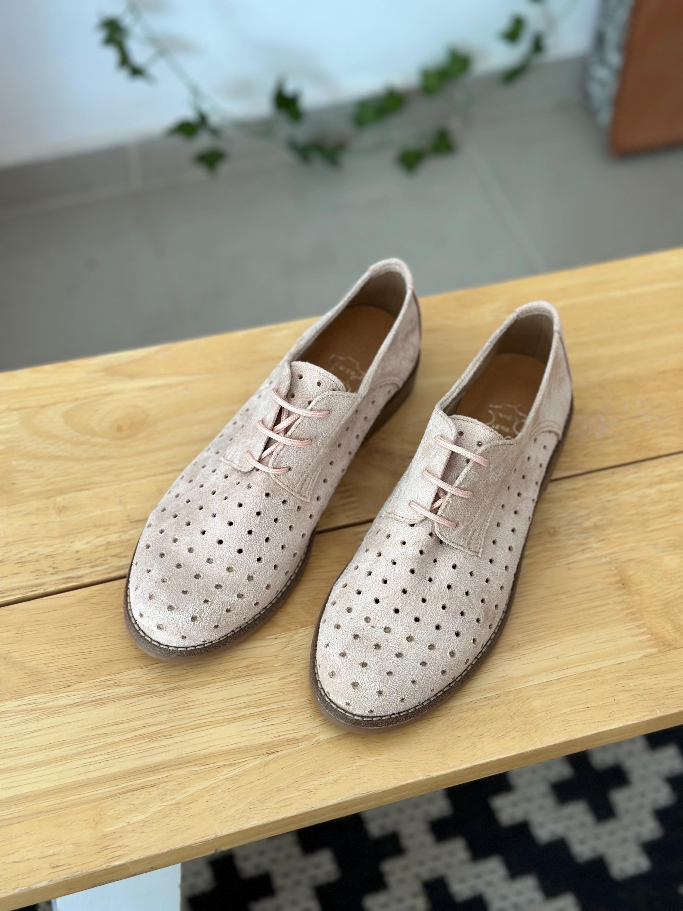 パンチングレザーオックスフォードレディースシューズ、ハンドメイド 