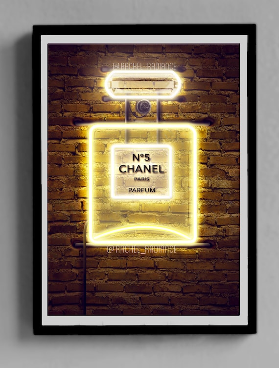 Chanel Kunst Parfum Flasche Poster Neon Effekt Frau Etsy