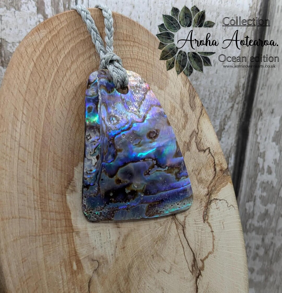 Talimanok Shell Small New Zealand Rainbow Pāua Shell Trapazoid Pendant – Iridescent ...