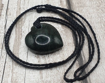 Pakistan Nephrit Jade Herz Unisex Anhänger.