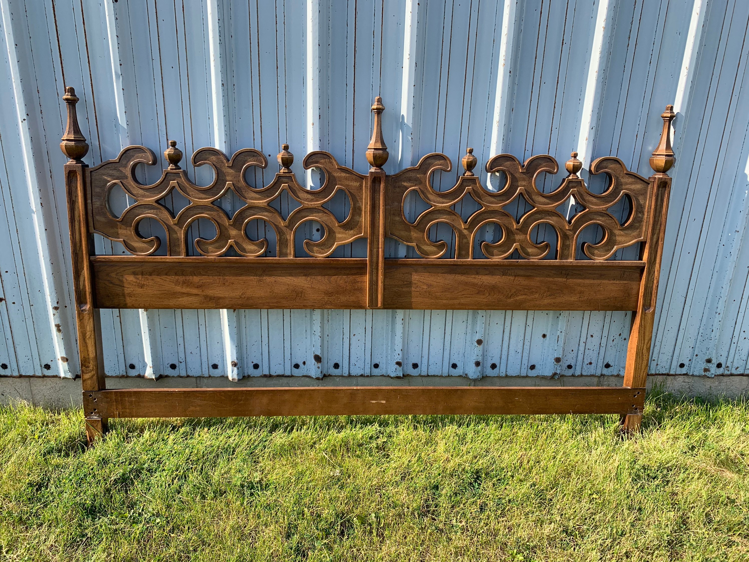 Broyhill on sale saga headboard