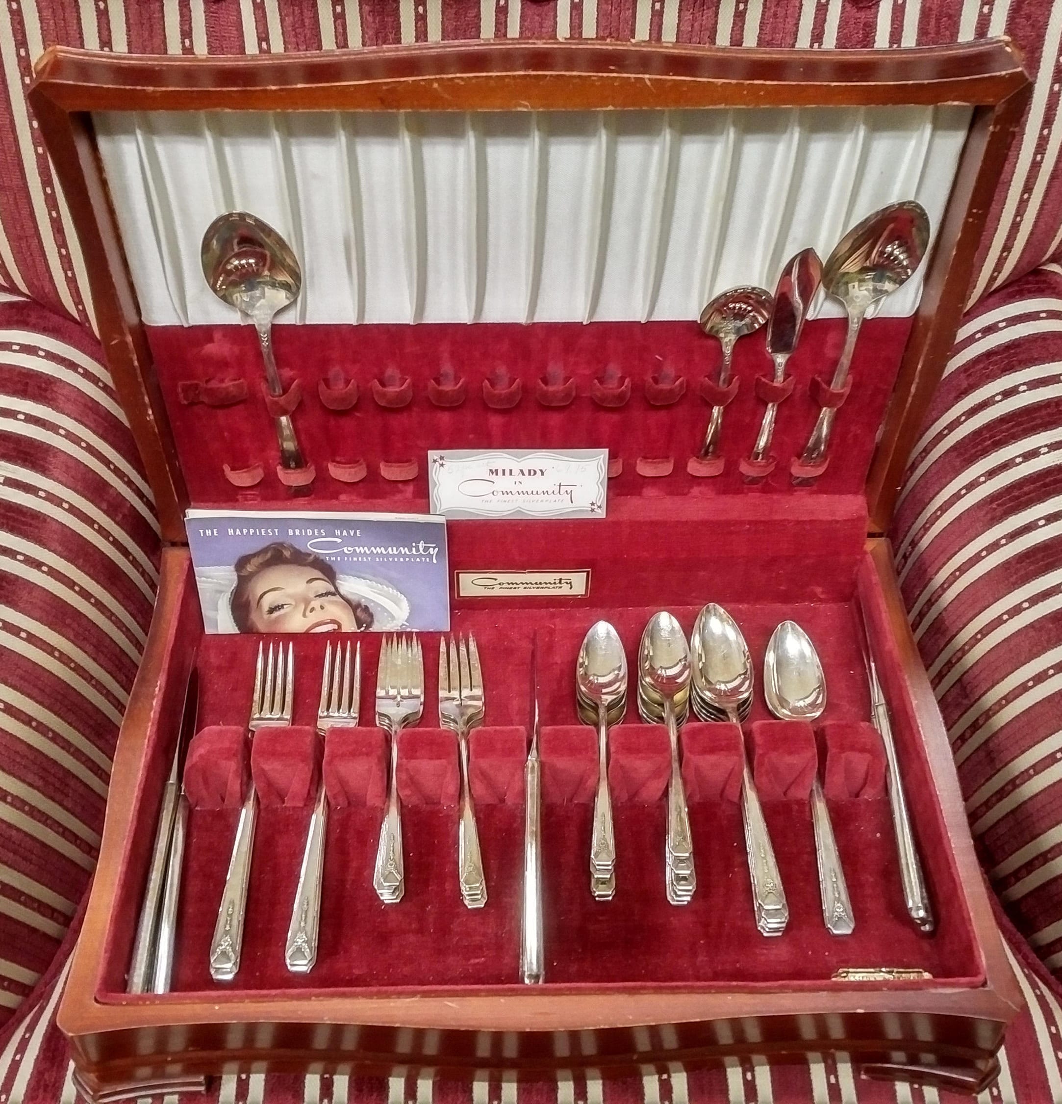 47 Pc. Oneida Community Silver Plated Flatware Set Milady  display picture 1