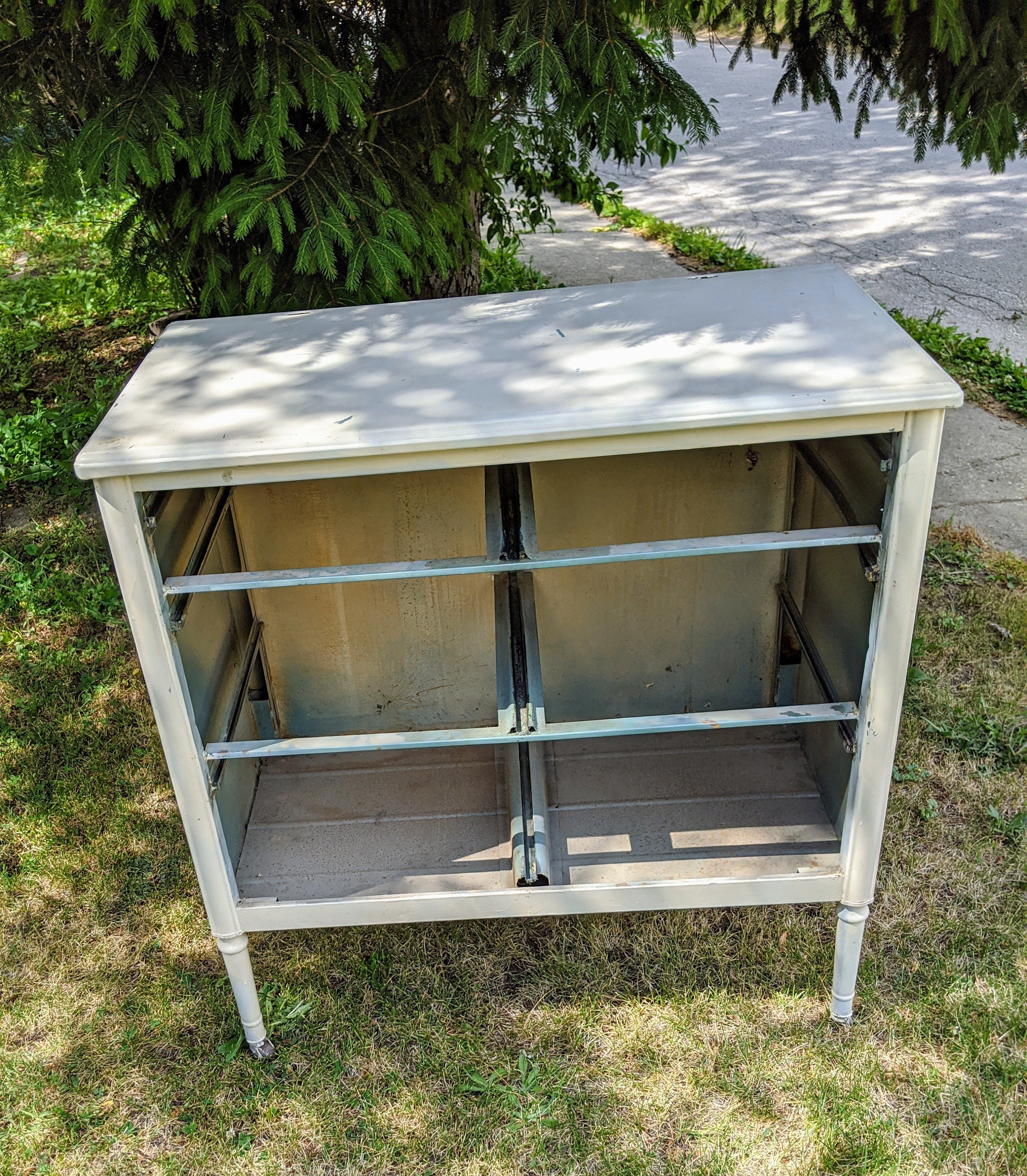 Vintage Simmons Metal Three Drawer Dresser on Wooden Casters ~ Hospital  Dresser ~ Hotel Dresser ~ Chippy ~ Farmhouse ~ Grandma - Etsy