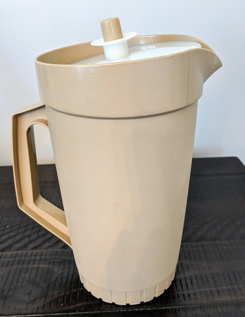 2 Quart Tupperware Servalier Beige and White Pitcher Plastic Etsy
