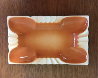 Posacenere in ceramica vintage Enesco ~ Arancione bruciato e bianco ~ Rettangolare ~ Ricevitore Mod Ash ~ Tobacciana