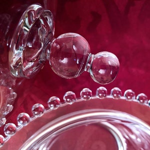 Imperial Candlewick Vintage Candy Dish con tapa, elegante vidrio soplado de los años 50, tazón de servicio cubierto de 8,25", mediados de siglo imagen 4