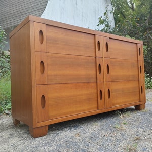 Fantastic Teak Double Dresser ~ Vintage 6 Drawer Dresser with Mod Sculpted Pulls ~ Amazing Woodgrain ~ Retro Bedroom