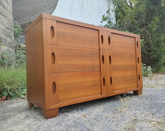 Fantastic Teak Double Dresser ~ Vintage 6 Drawer Dresser with Mod Sculpted Pulls ~ Amazing Woodgrain ~ Retro Bedroom