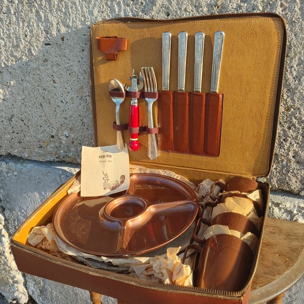 Vintage Redi-Pak Picnic Kit ~ Portable Outdoor Dining Set ~ Camping/Glamping/BBQ ~ 4 Place Settings ~ Melamine Dishware ~ Metal Cutlery