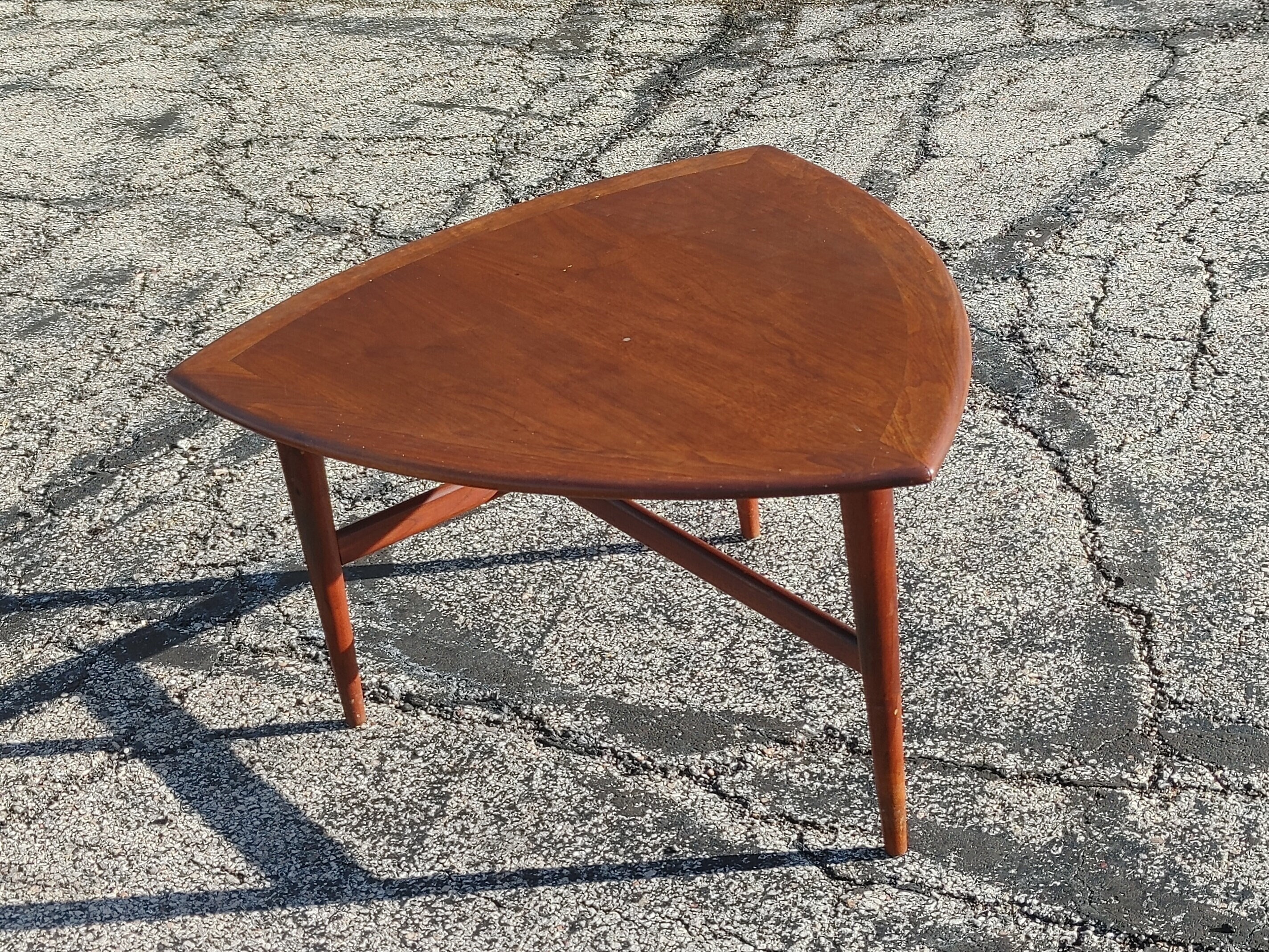 Vintage Walnut Guitar Pick End Table Danish Modern Triangle Side Table MCM Wooden Lamp Table Round Tapered Legs - Etsy Vintage Walnut Guitar Pick End Table Danish Modern Triangle Side Table MCM Wooden Lamp Table Round Tapered Legs - Etsy