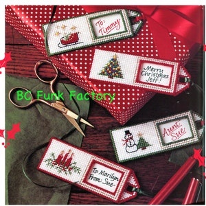 Plastic Canvas Pattern   Christmas Gift Tags -  Beginner Plastic Canvas  Xmas Tags Pattern -  PDF Plastic Canvas Pattern