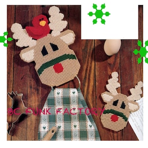 Plastic Canvas Pattern Christmas Reindeer Towel Holder and Magnet Pattern - Vintage PDF Plastic Canvas Pattern