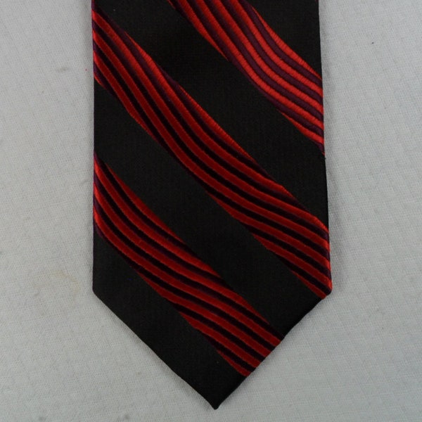 Vintage Kiss Ties Tie Microfiber Red and Black Satin-like Finish Stripe  Necktie 58 x 3.25 Vintage Tie Shop T708