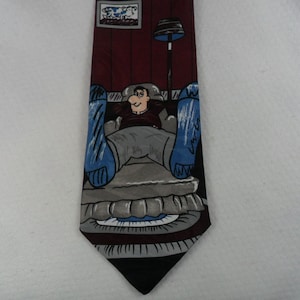 Vintage Couch Potato Tie USA Hombre en el sofá Tarjetas Hallmark Novedad Corbata Corbata 56 x 3.75 Vintage Tie Shop T1272