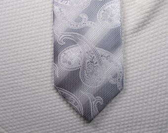 Vintage Bruno Conte Krawatte Silber Paisley Krawatte Halsabnutzung 58 x 3.5 Vintage Tie Shop T43