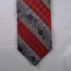 Vintage Bachrach Silk Tie: Red with Gold Ornate Stripes