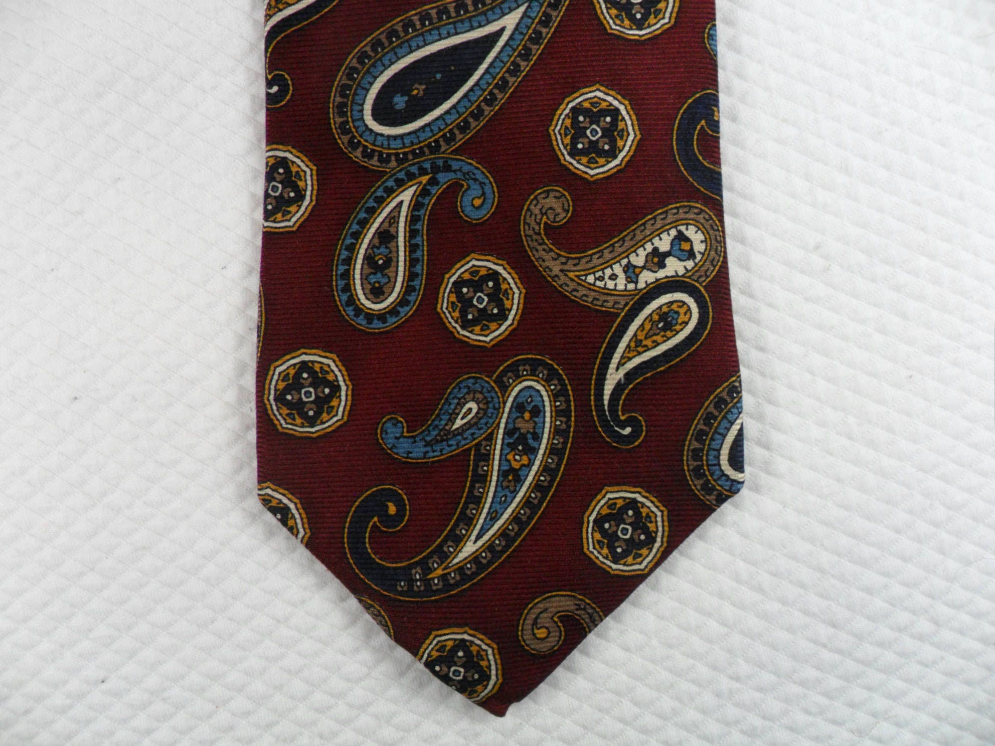 Vintage JOS. A. Banks Tie USA Made Pure Silk Red and Gold - Etsy