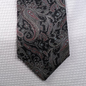 Vintage A Foxx Tie USA - Italian Silk Paisley Black and Red pattern Necktie 56 x 3.5 Vintage Tie Shop T12