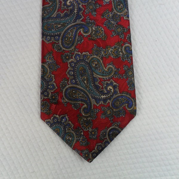 Paisley Tie Vintage Oleg Cassini Tie Polyester Red Necktie 56 x 3.5 Vintage Tie Shop T1654