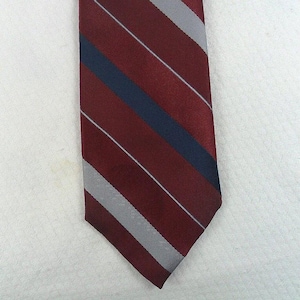 Vintage Manhattan Tie: Red, Gray, and Blue Diagonal Stripe