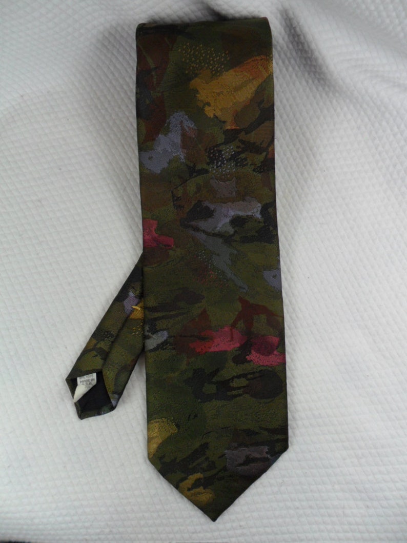 Vintage Di Maro Elegate Tie USA Polyester Green Abstract Necktie 56 x 3.75 Vintage Tie Shop T1662