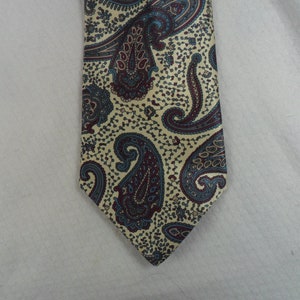 Vintage American Edition Paisley Tie USA Geometric Paisley Beige Green and Red   Necktie 54 x 3.5 Vintage Tie Shop T1033