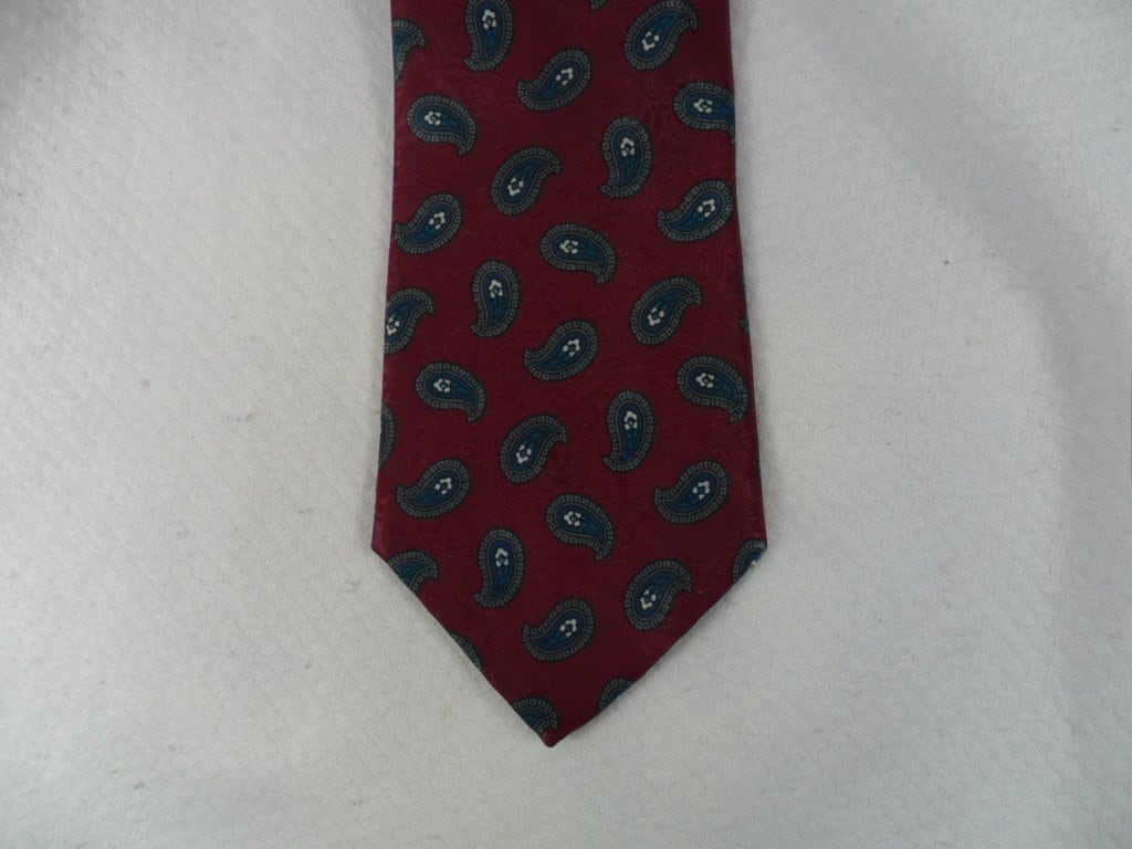 Vintage Van Heusen Tie Red and Blue Geometric Paisley pattern  Necktie 58 x 3.75 Vintage Tie Shop T1236