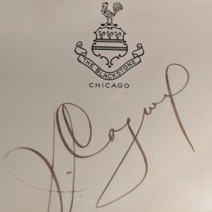 Zeldzame James Cagney 12 x 15 Ingelijst en gematteerd ongerepte handtekening op Chicago Blackstone Hotel Card Ondertekend in een Vulpen Hollywood Gangster