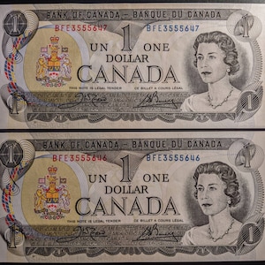 Vintage Pair of Consecutive Crisp Uncirculated Bank of Canada One Dollar Notes Canadian Banknotes Currency 1.00 Shipping