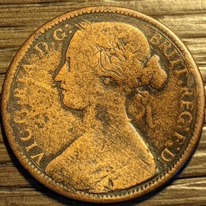 Beautiful Early 1862 Nice Grade and Patina Vintage Great Britain Victoria Penny British UK Queen of england bronze copper cent
